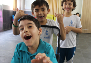 Colégio Adélia faz doação para crianças do CRPI e promove integração com alunos da instituição